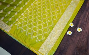 Banarasi Mashru Silk Saree - Image 3
