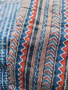 Tussar Kantha Saree - Image 2